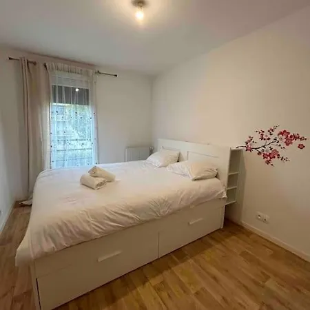 Apartment 3 Avec Parking, Pres D'orly