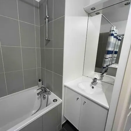 Apartment 3 Avec Parking, Pres D'orly Antony