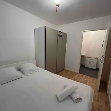 Apartment 3 Avec Parking, Pres D'orly